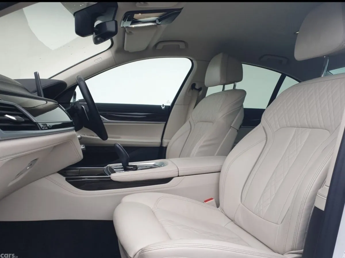 BMW 7-Series Saloon, Petrol Plug-in Hybrid, 2021, White