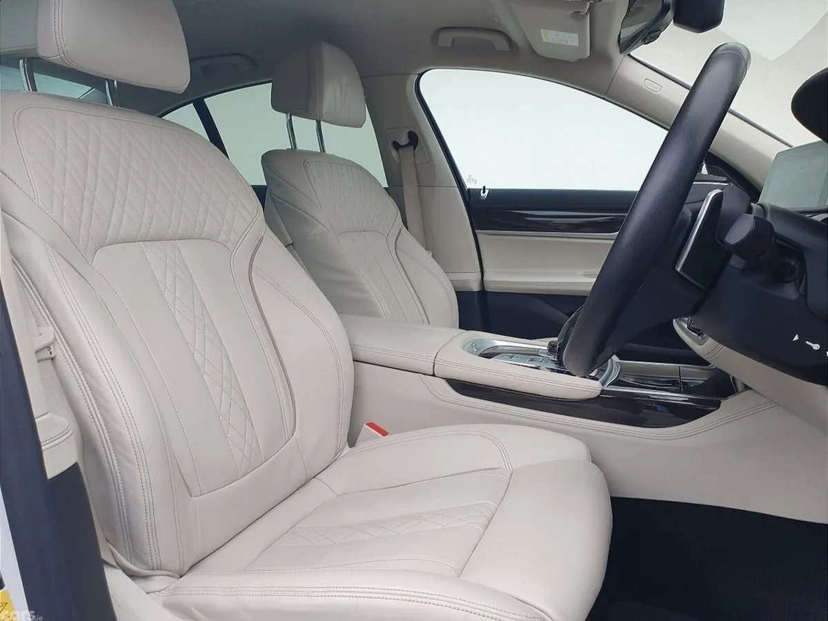BMW 7-Series Saloon, Petrol Plug-in Hybrid, 2021, White