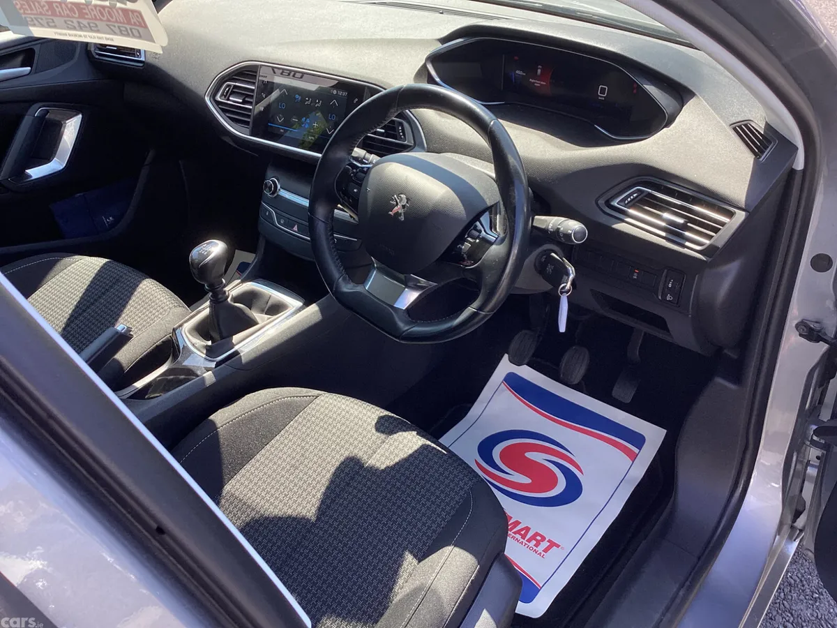 Peugeot 308 Hatchback, Diesel, 2021, Grey