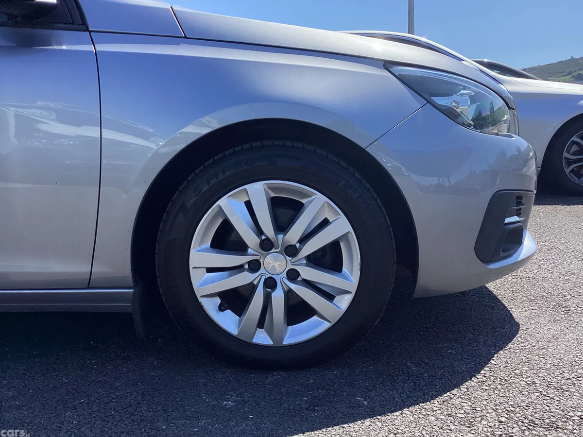 Peugeot 308 Hatchback, Diesel, 2021, Grey
