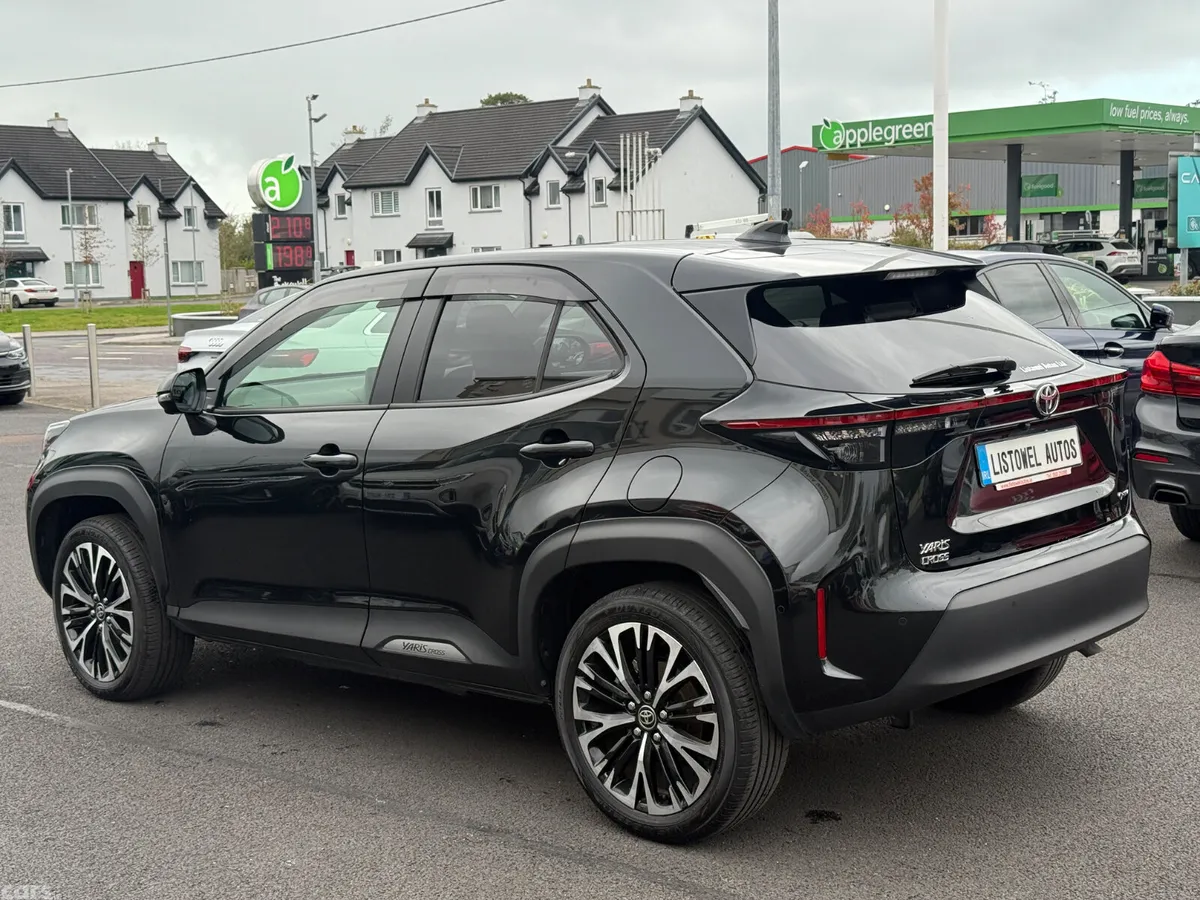 Toyota Yaris Cross SUV, Petrol Hybrid, 2025, Black