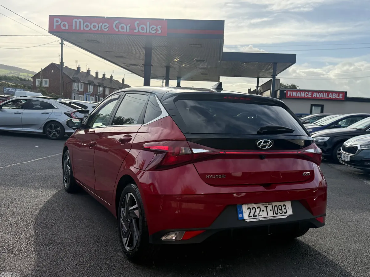 Hyundai i20 Hatchback, Petrol, 2022, Red