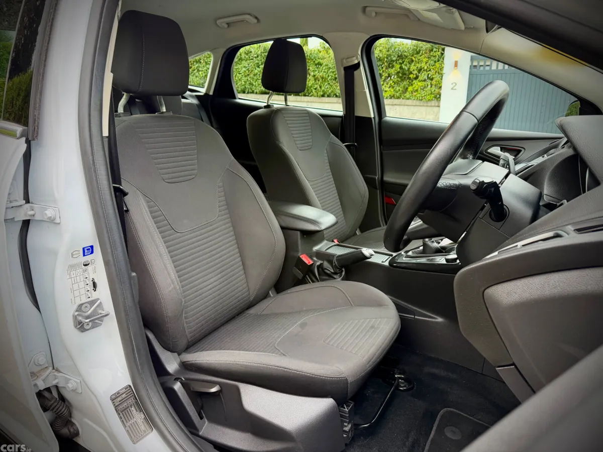 Ford Focus Hatchback, Petrol, 2018, White