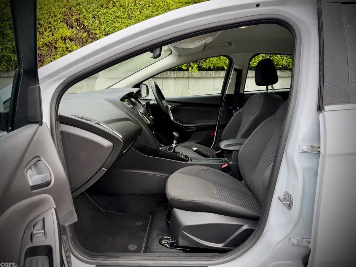 Ford Focus Hatchback, Petrol, 2018, White