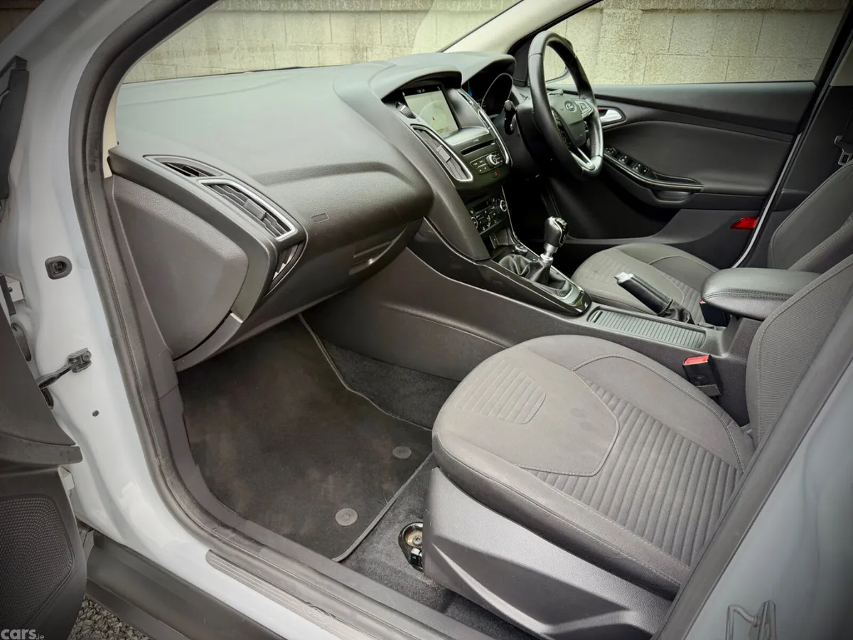 Ford Focus Hatchback, Petrol, 2018, White