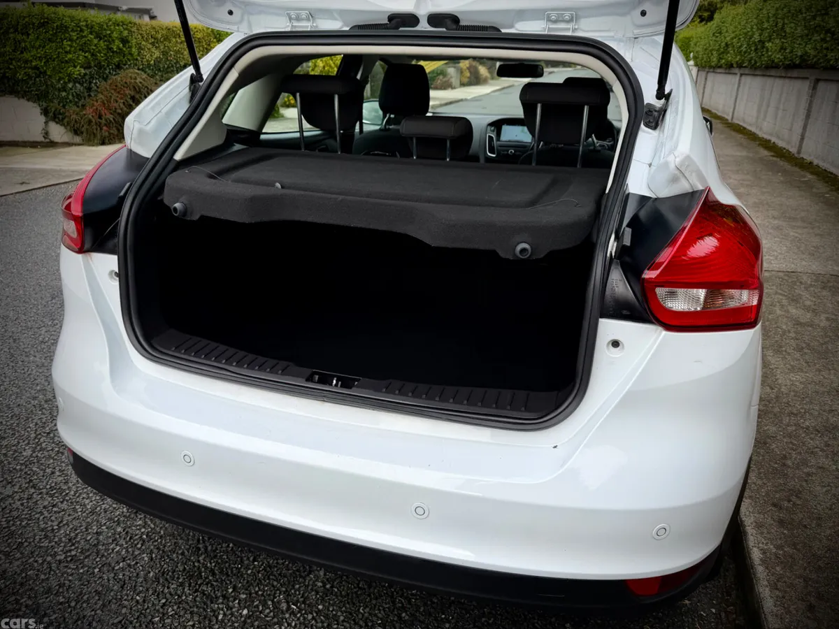 Ford Focus Hatchback, Petrol, 2018, White