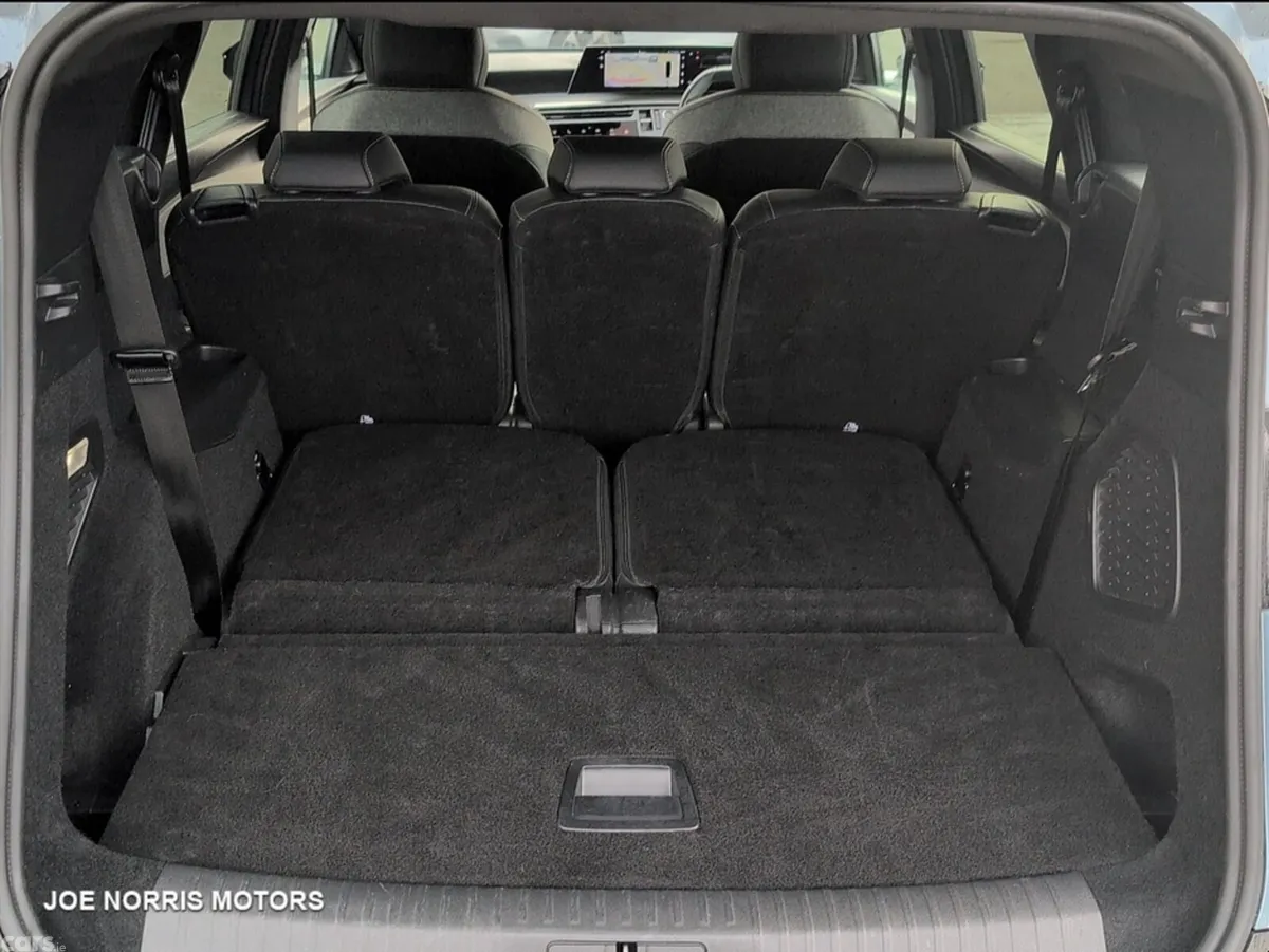 Peugeot 5008 MPV, Petrol, 2026, Grey