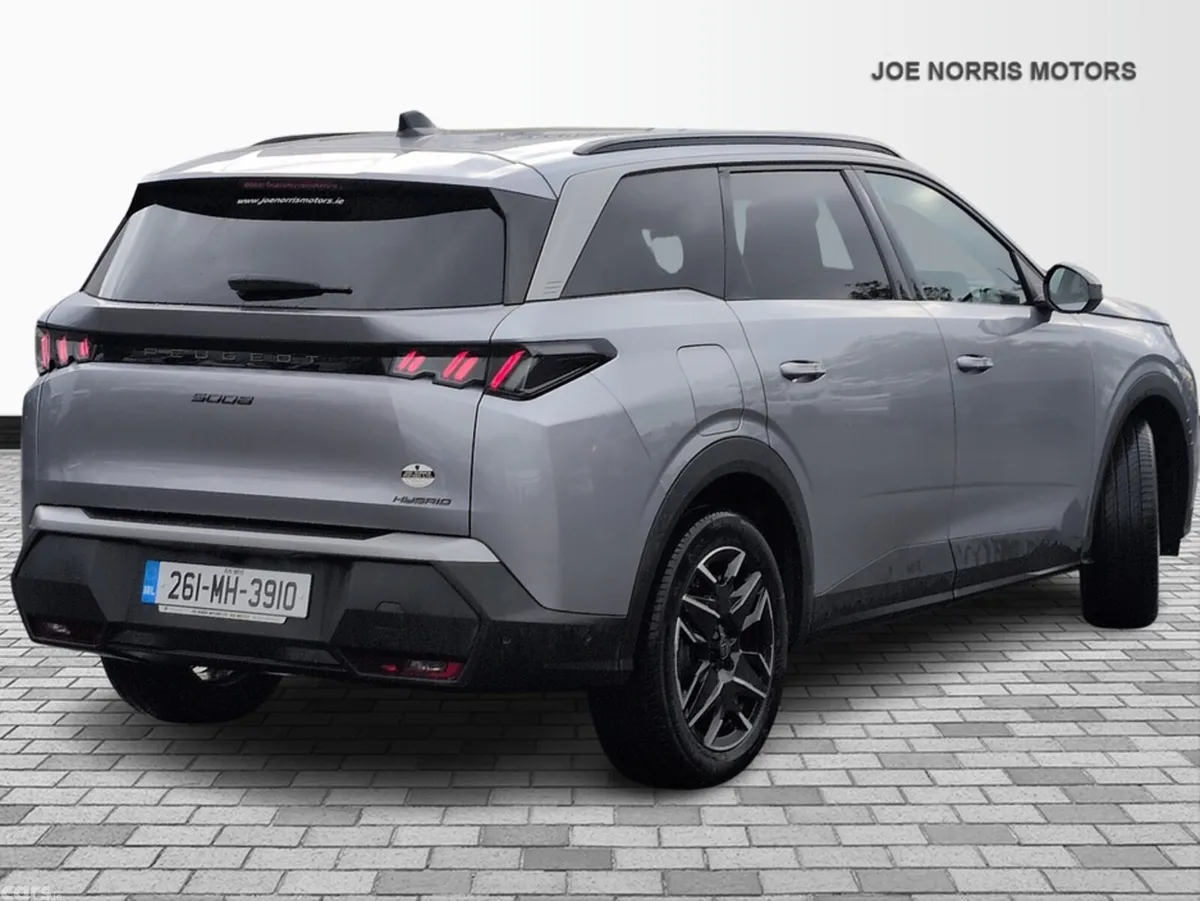 Peugeot 5008 MPV, Petrol, 2026, Grey