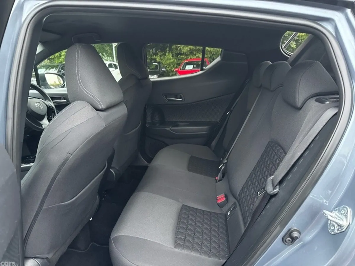 Toyota C-HR SUV, Petrol Hybrid, 2021, Grey