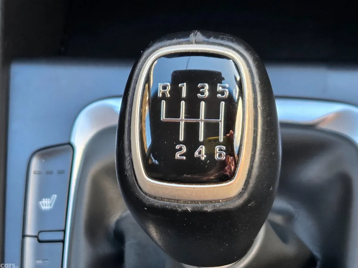 Hyundai KONA MPV, Petrol, 2023, White