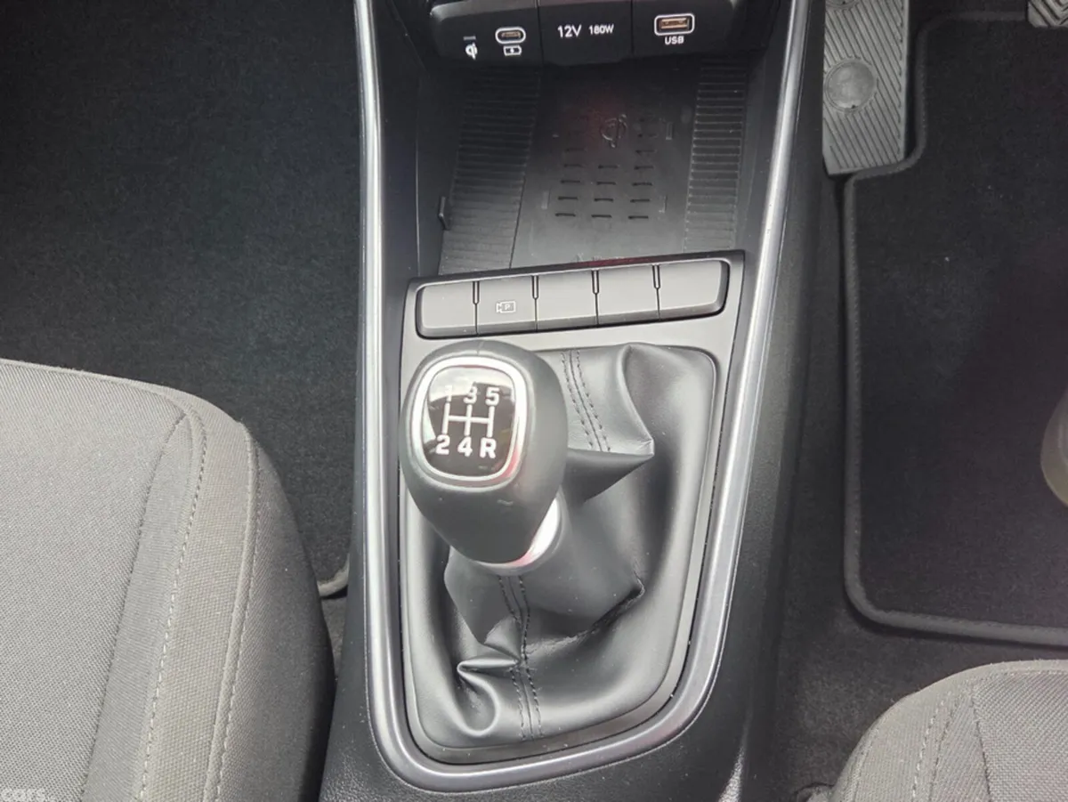 Hyundai i20 Hatchback, Petrol, 2024, Grey