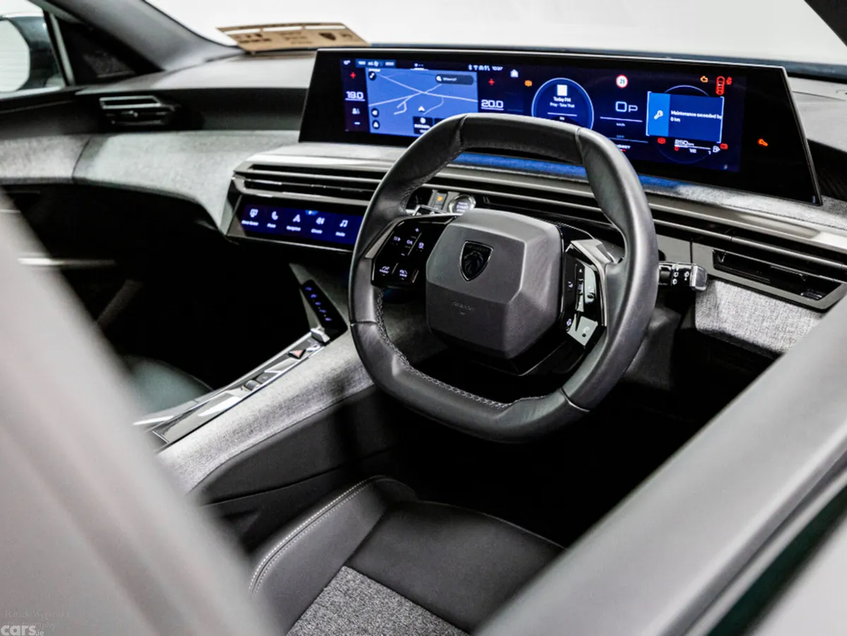 Peugeot 5008 SUV, Petrol Hybrid, 2026, Grey