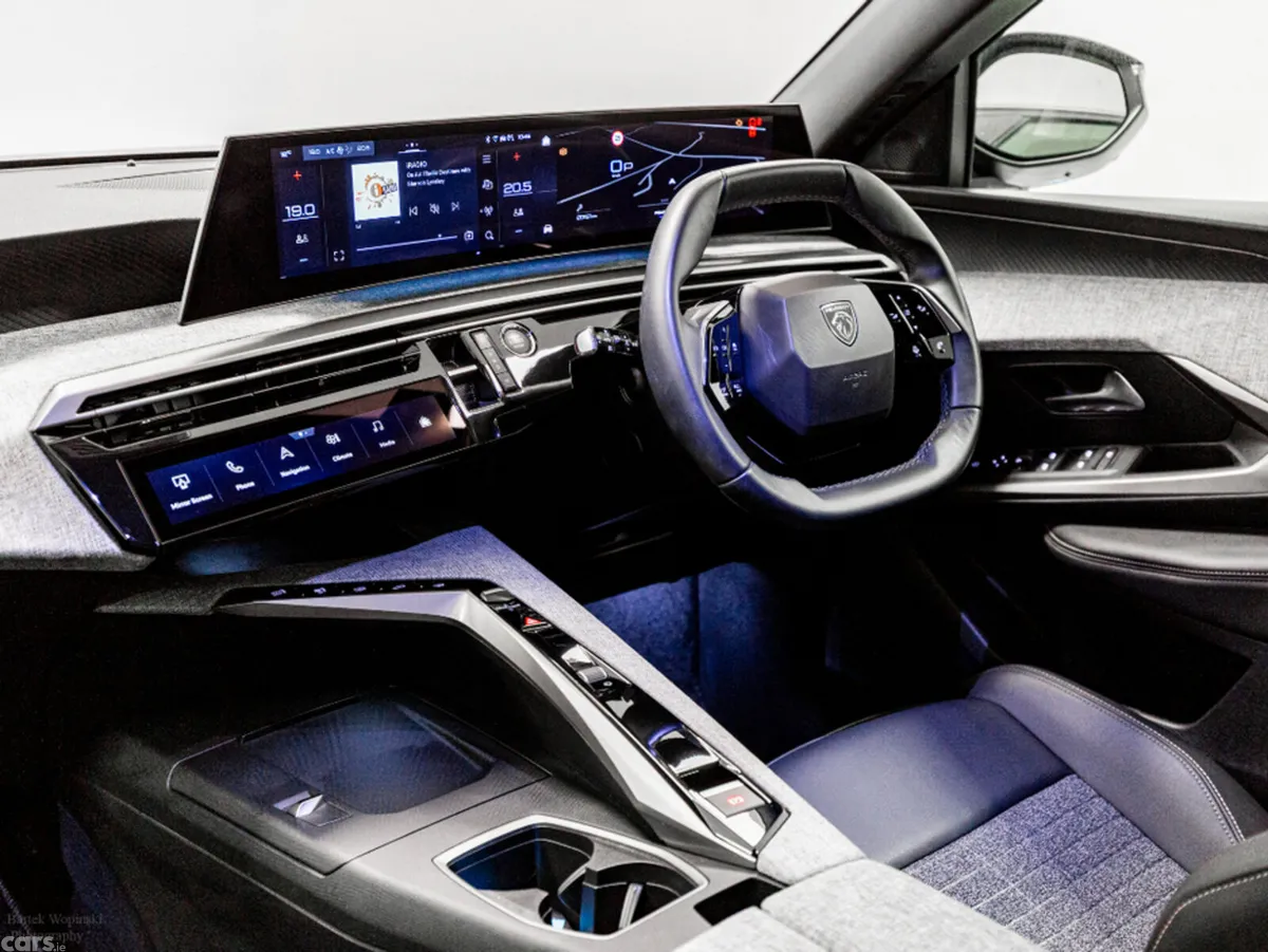 Peugeot 5008 SUV, Petrol Hybrid, 2026, Grey