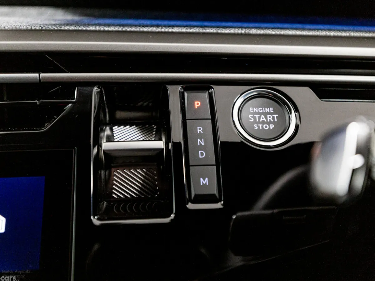 Peugeot 5008 SUV, Petrol Hybrid, 2026, Grey