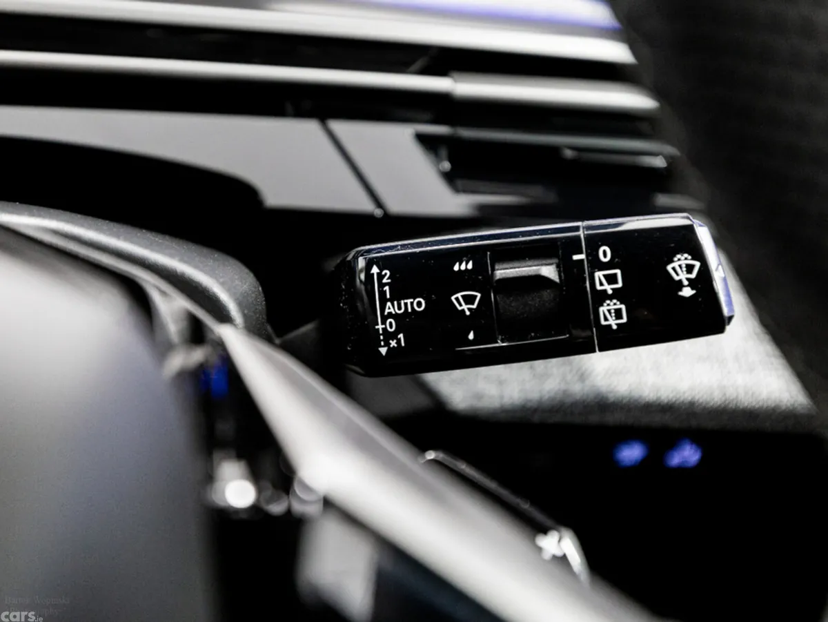 Peugeot 5008 SUV, Electric, 2025, White