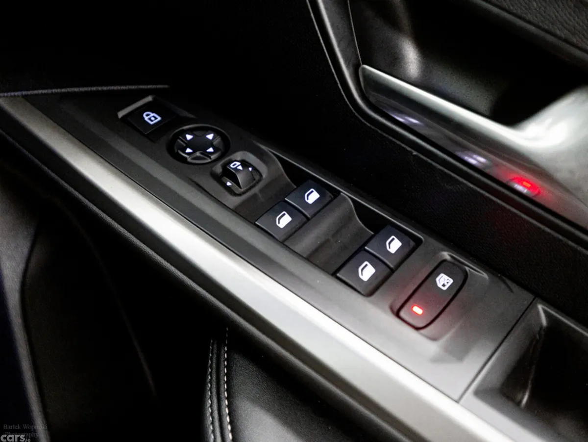 Peugeot 5008 SUV, Petrol Hybrid, 2026, Grey