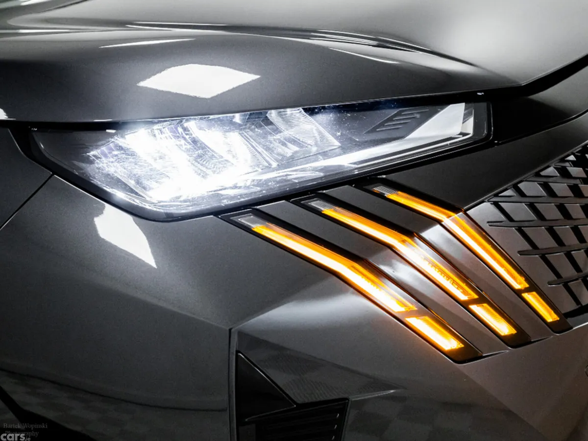 Peugeot 5008 SUV, Petrol Hybrid, 2026, Grey