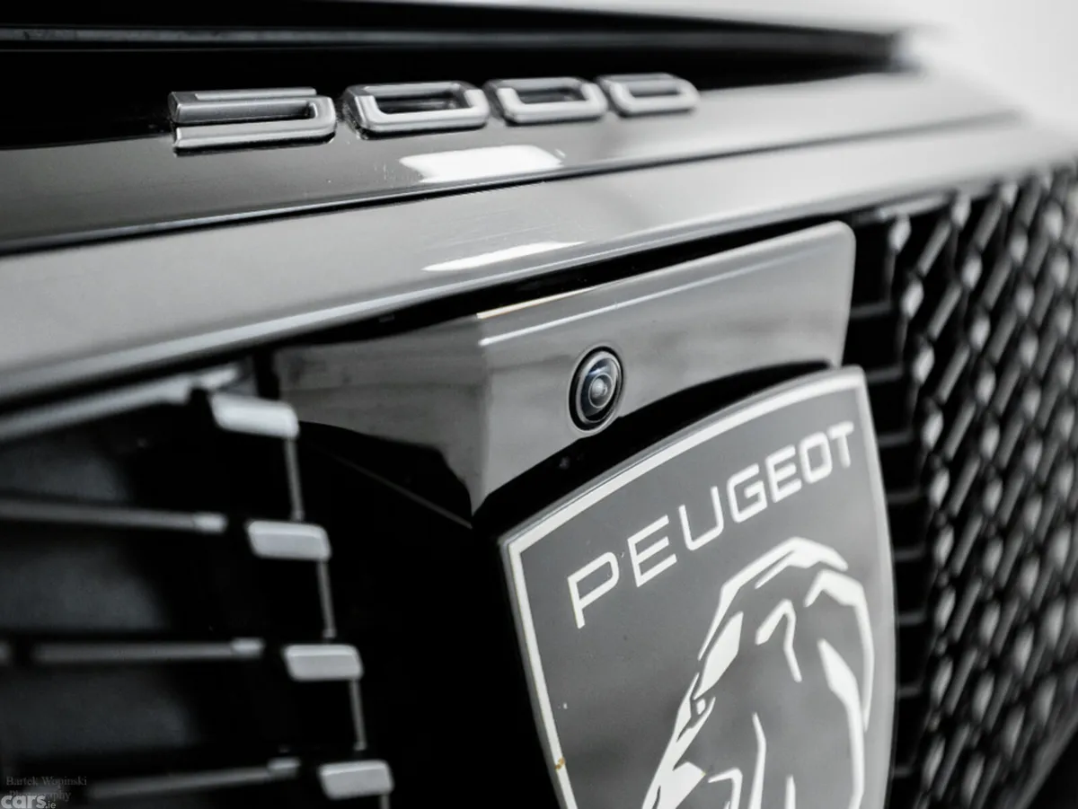 Peugeot 5008 SUV, Petrol Hybrid, 2026, Grey