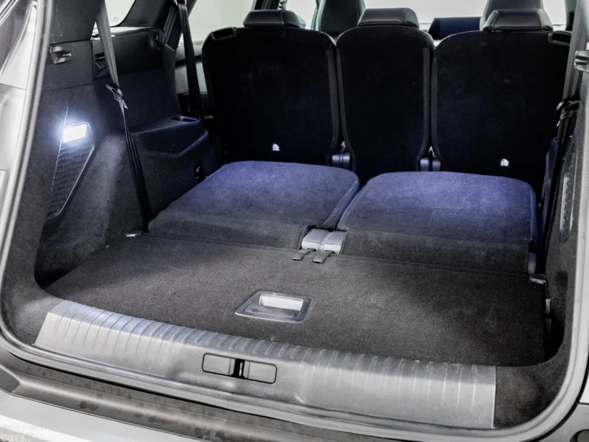 Peugeot 5008 SUV, Petrol Hybrid, 2026, Grey