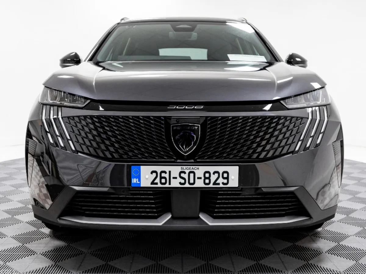 Peugeot 5008 SUV, Petrol Hybrid, 2026, Grey