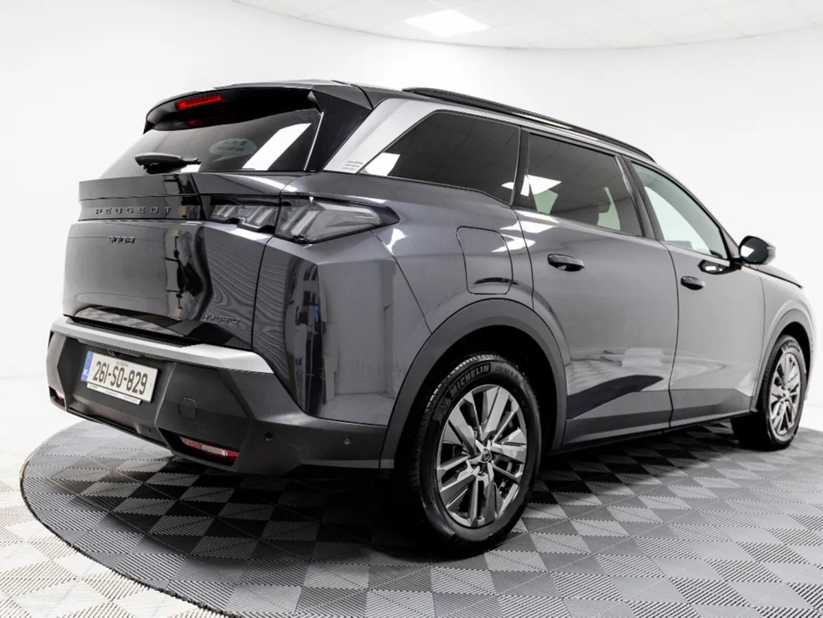 Peugeot 5008 SUV, Petrol Hybrid, 2026, Grey