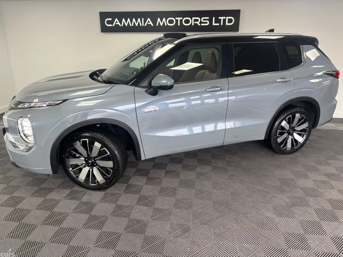 Mitsubishi Outlander SUV, Petrol Plug-in Hybrid, 2025, Grey