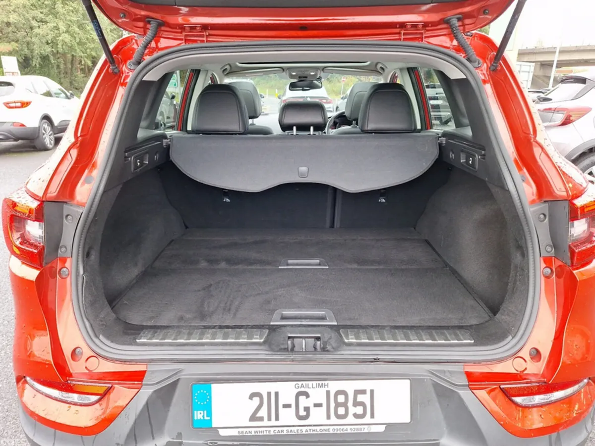 Renault Kadjar SUV, Diesel, 2021, Red
