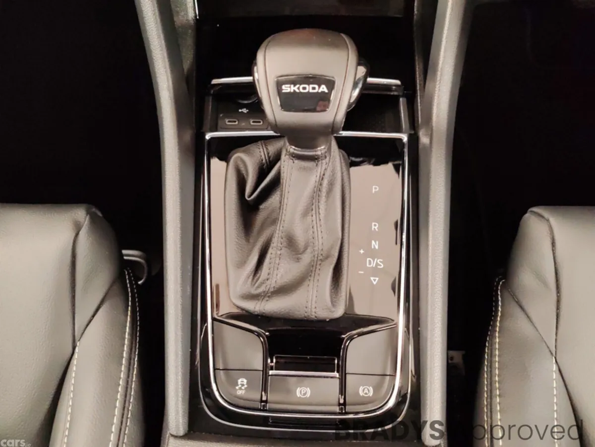 Skoda Karoq SUV, Diesel, 2025, Black