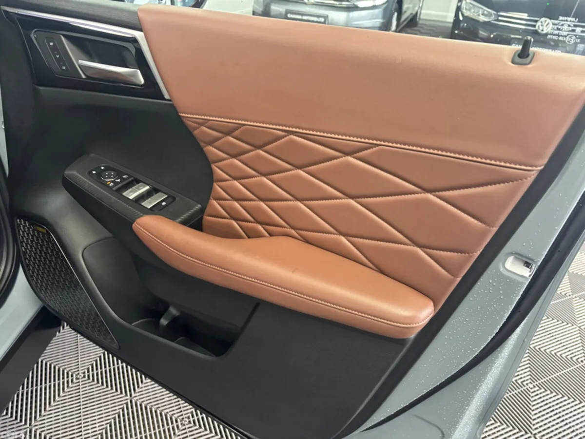 Mitsubishi Outlander SUV, Petrol Plug-in Hybrid, 2025, Grey