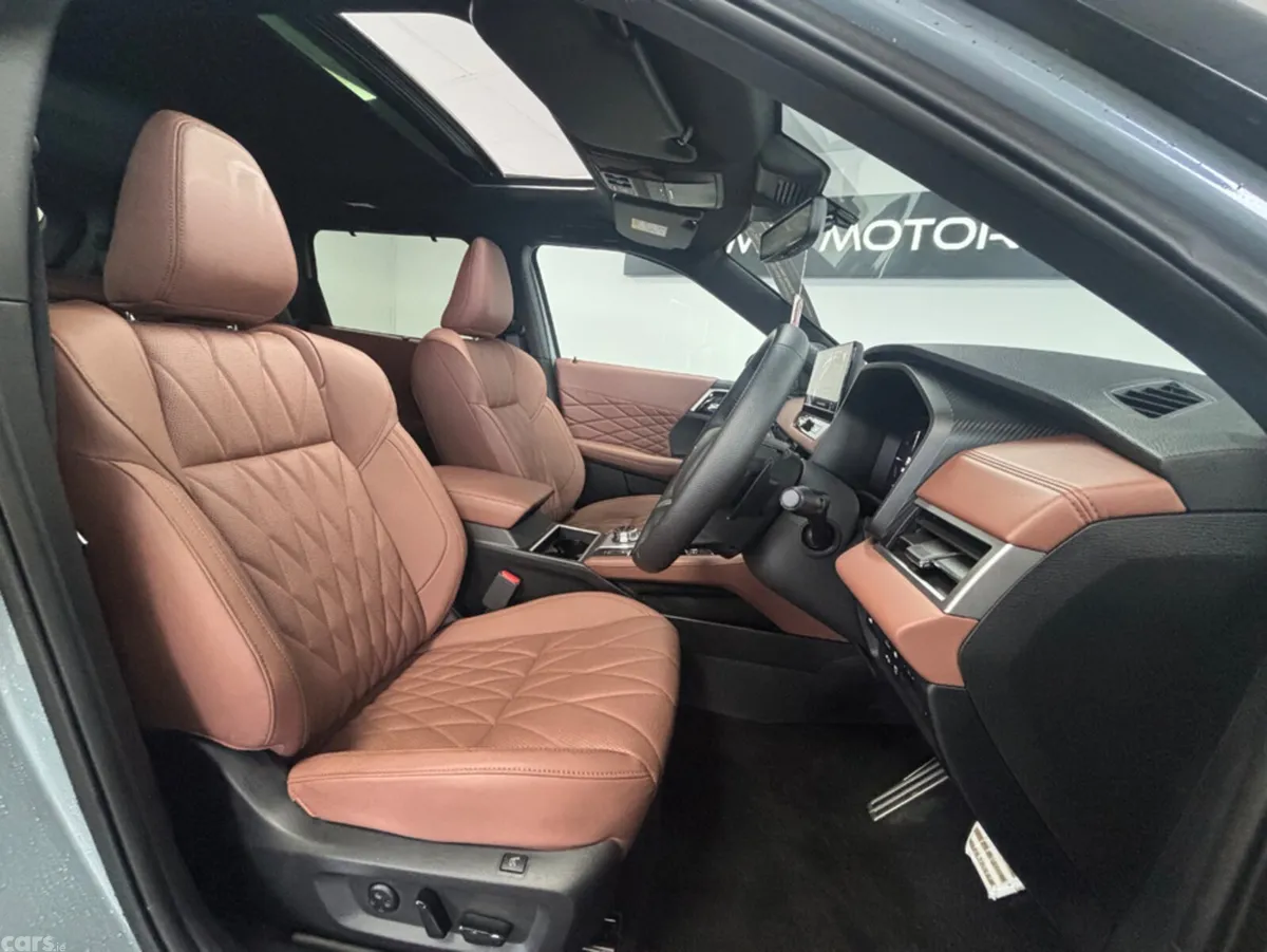Mitsubishi Outlander SUV, Petrol Plug-in Hybrid, 2025, Grey