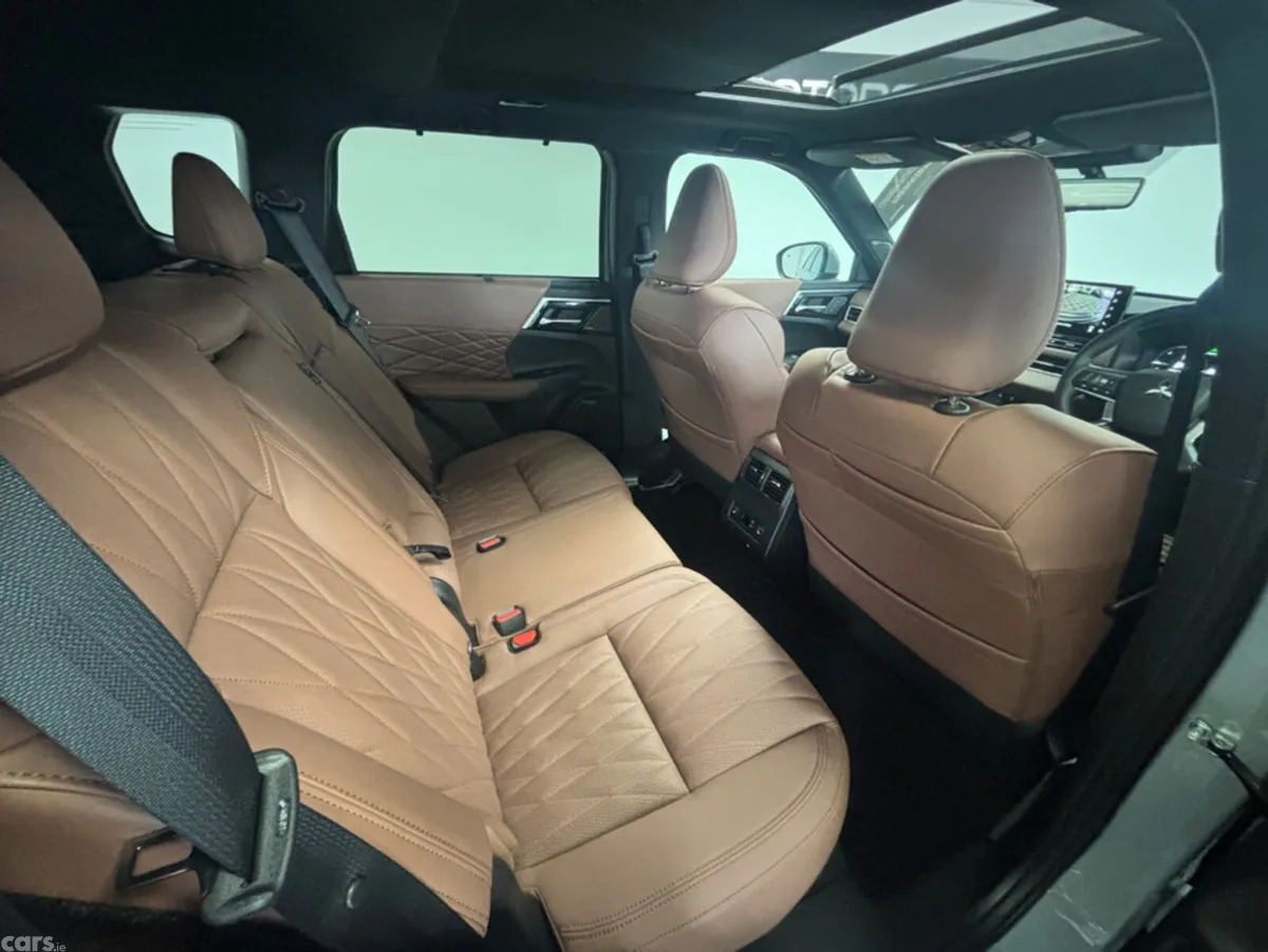 Mitsubishi Outlander SUV, Petrol Plug-in Hybrid, 2025, Grey