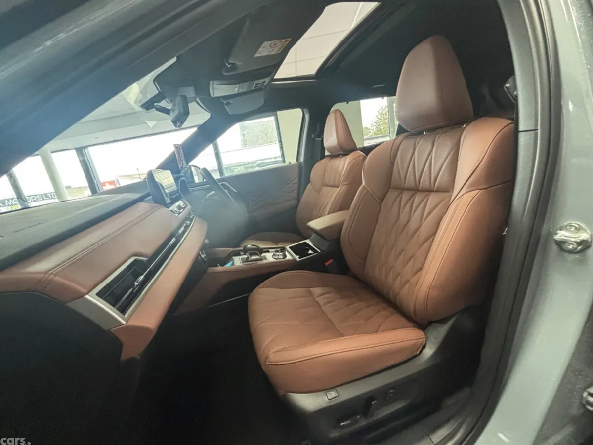 Mitsubishi Outlander SUV, Petrol Plug-in Hybrid, 2025, Grey