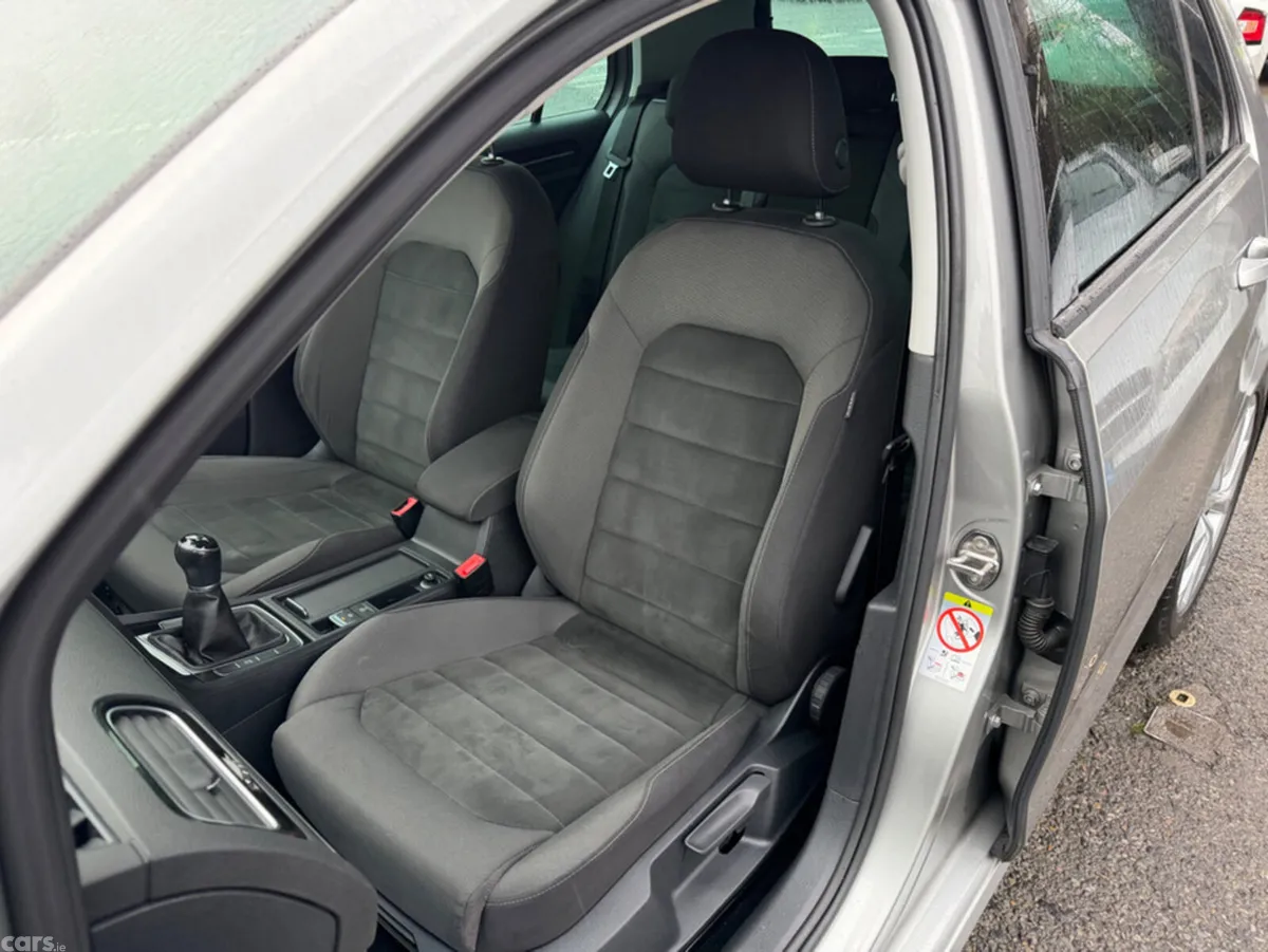 Volkswagen Golf Hatchback, Petrol, 2017, Grey