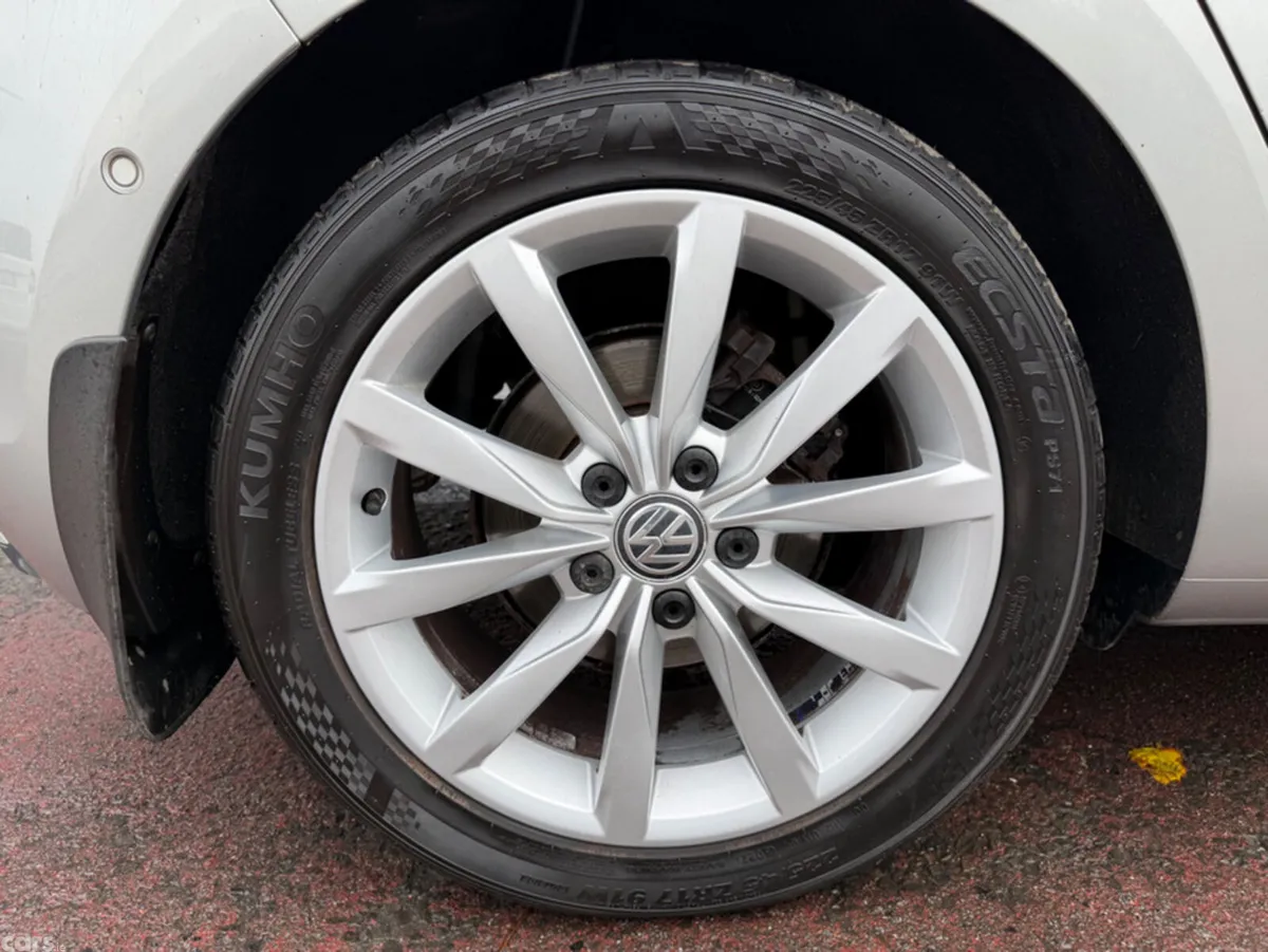 Volkswagen Golf Hatchback, Petrol, 2017, Grey