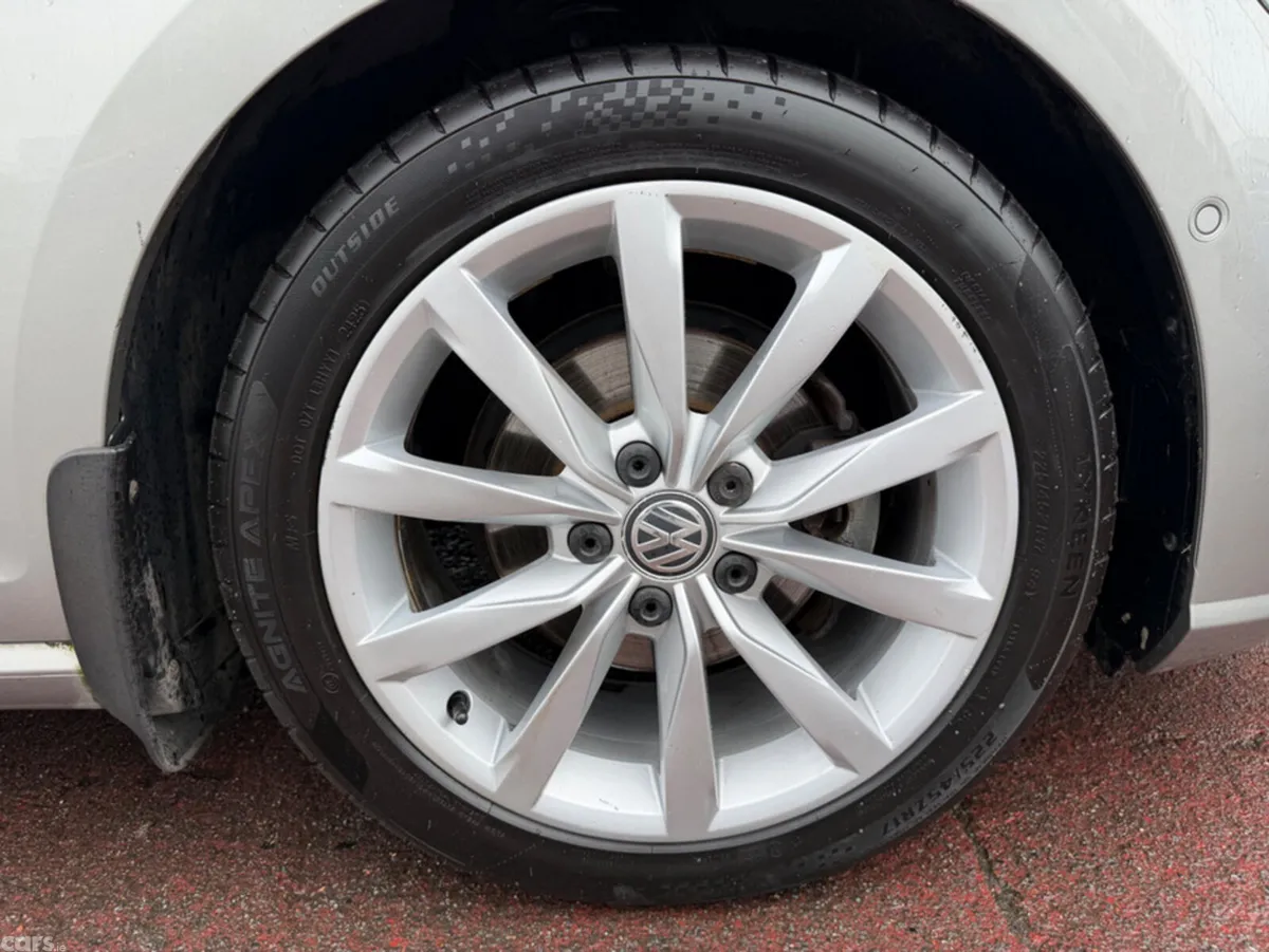 Volkswagen Golf Hatchback, Petrol, 2017, Grey