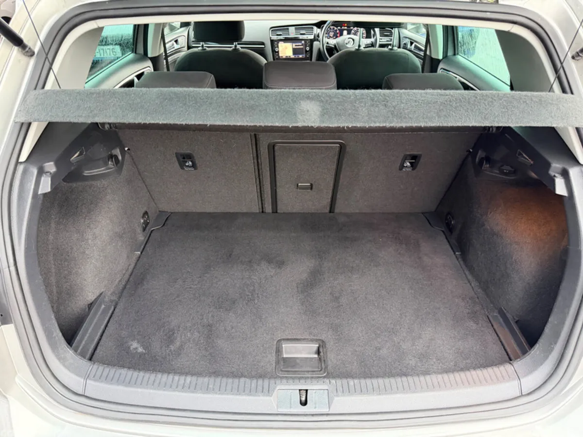 Volkswagen Golf Hatchback, Petrol, 2017, Grey