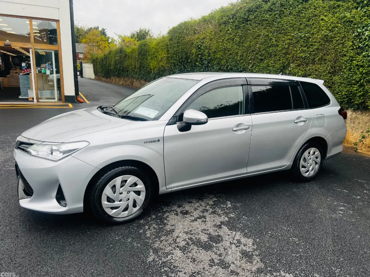 Toyota Corolla Estate, Petrol Hybrid, 2018, Silver