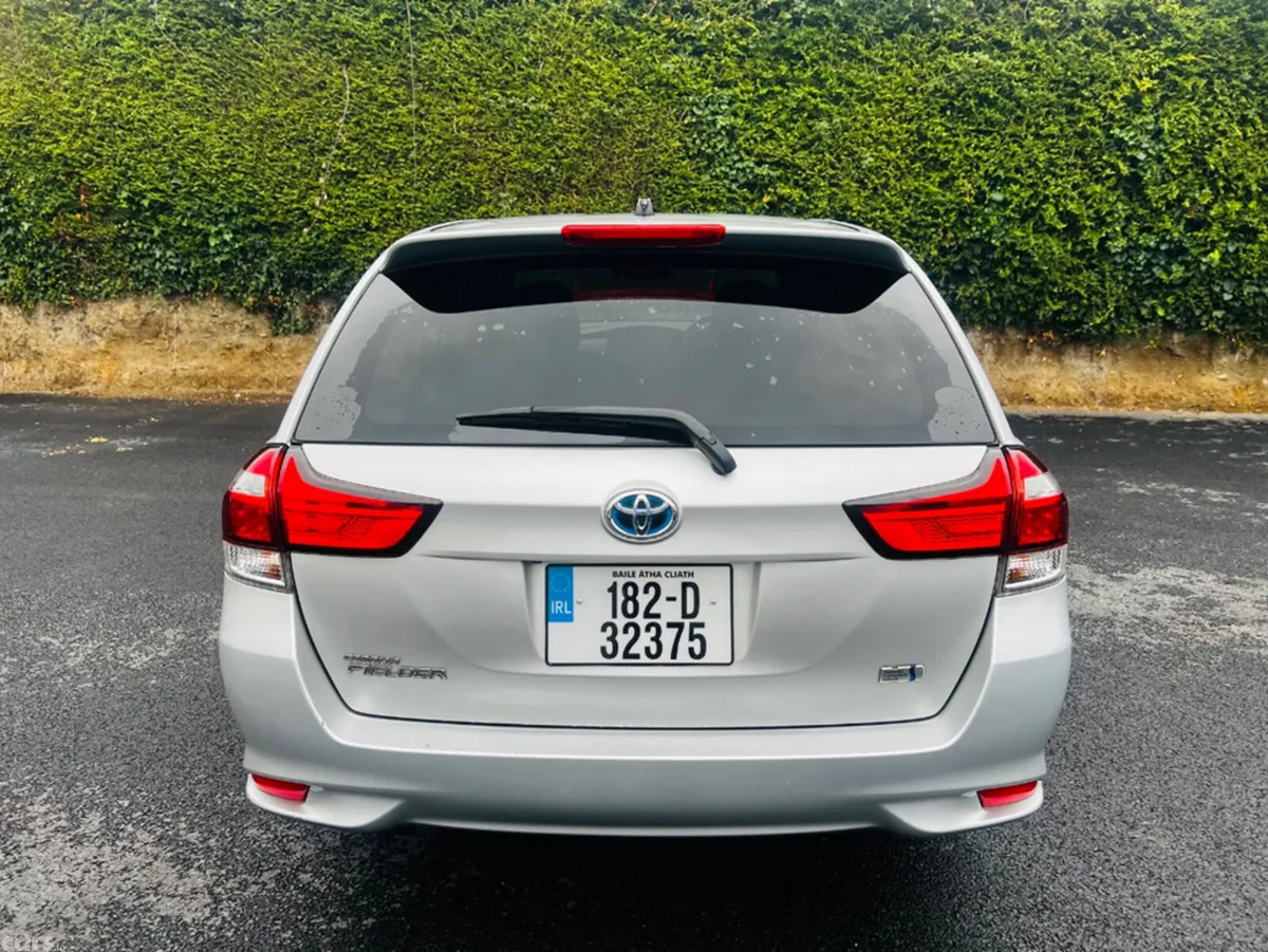 Toyota Corolla Estate, Petrol Hybrid, 2018, Silver