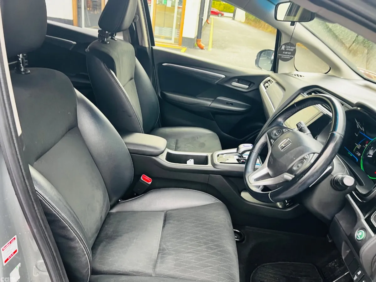 Honda Shuttle MPV, Petrol Hybrid, 2016, Grey