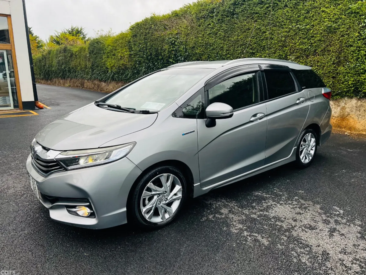 Honda Shuttle MPV, Petrol Hybrid, 2016, Grey