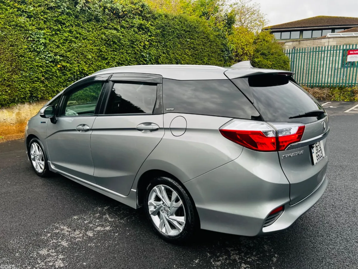 Honda Shuttle MPV, Petrol Hybrid, 2016, Grey