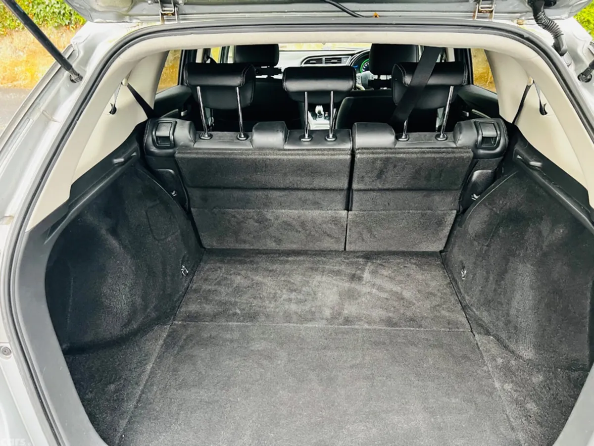Honda Shuttle MPV, Petrol Hybrid, 2016, Grey