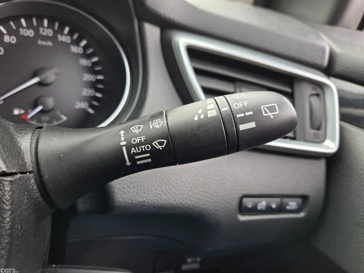 Nissan Qashqai MPV, Diesel, 2017, White