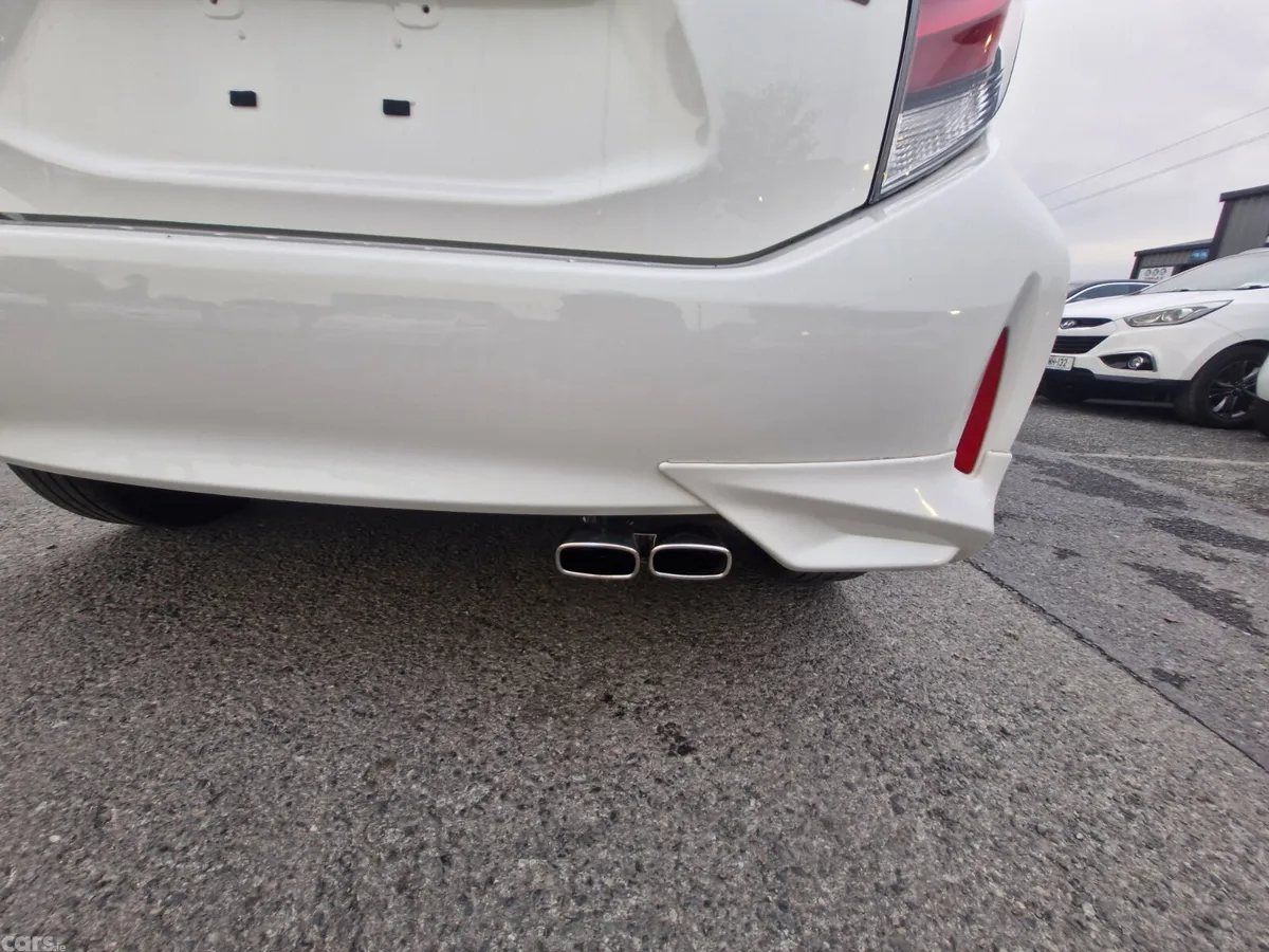Toyota Aqua Hatchback, Petrol Hybrid, 2017, White