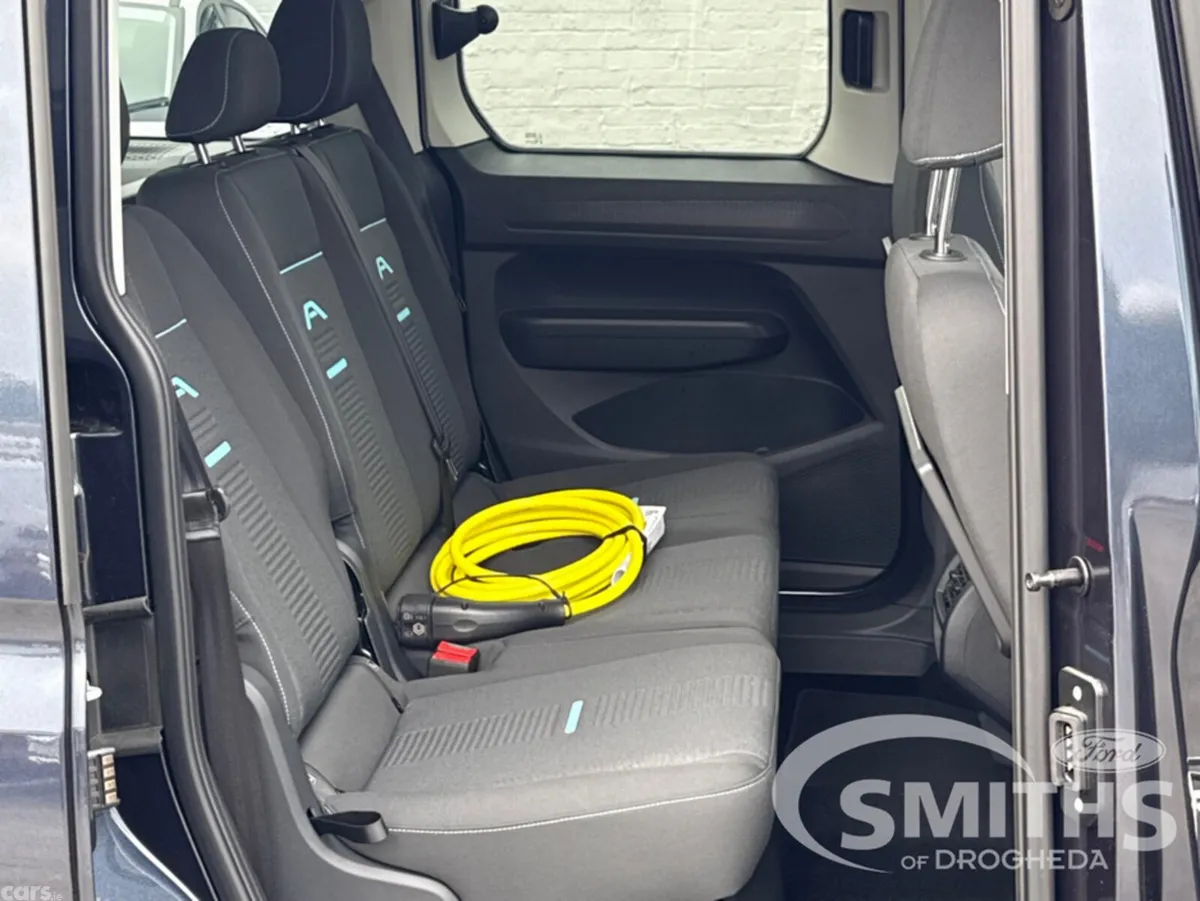 Ford Tourneo Connect MPV, Petrol Plug-in Hybrid, 2026, Blue