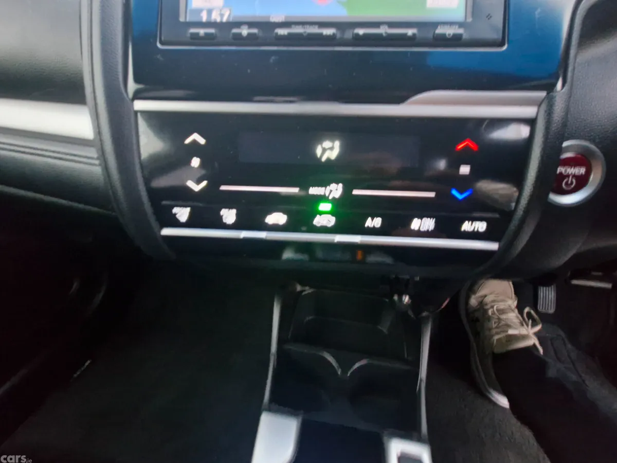 Honda Fit Hatchback, Petrol Hybrid, 2014, Silver