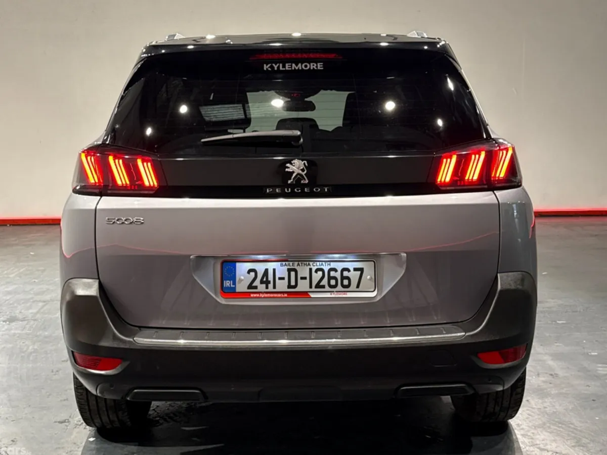 Peugeot 5008 MPV, Diesel, 2024, Grey