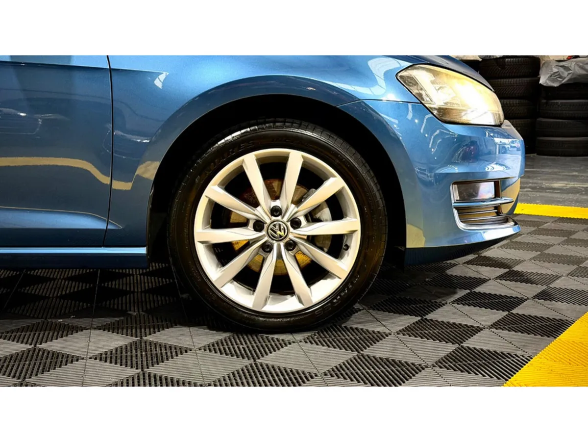 Volkswagen Golf Hatchback, Petrol, 2015, Blue
