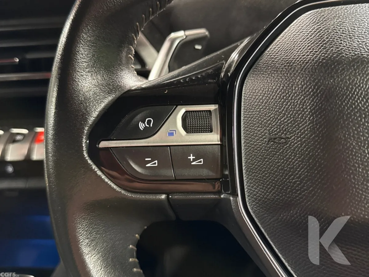 Peugeot 5008 MPV, Diesel, 2024, Grey