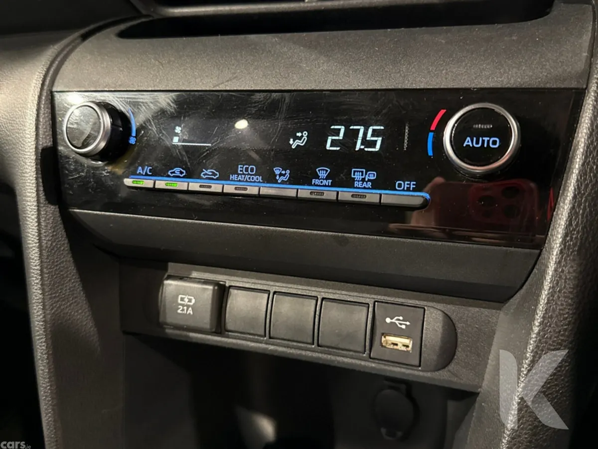 Toyota Yaris Cross SUV, Petrol Hybrid, 2021, Gold